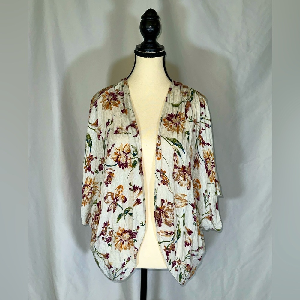 Style Rack LA • Women’s Open Kimono Shacket White Floral Dolman Batwing Sz. Sm
